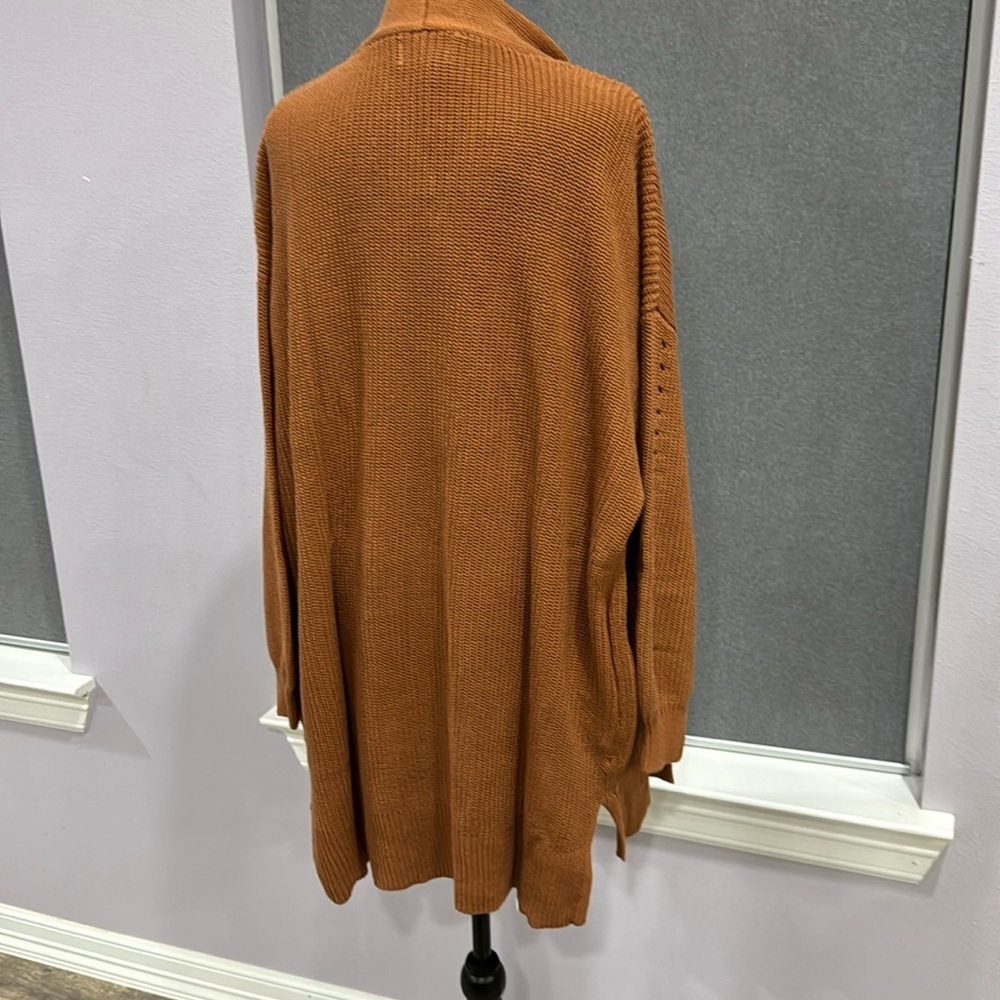 Cardigan - Picture 2 of 4